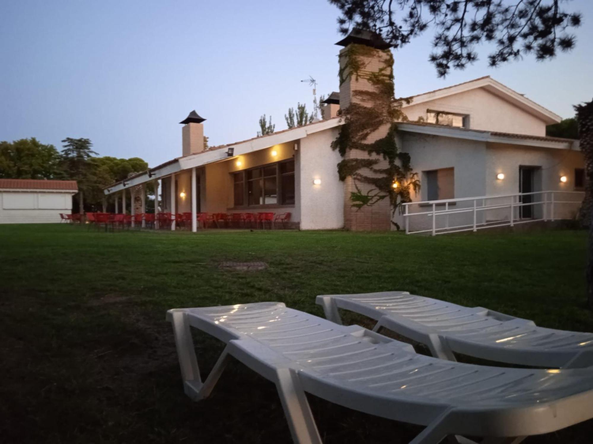 Albergue Zaragoza Camping Bagian luar foto