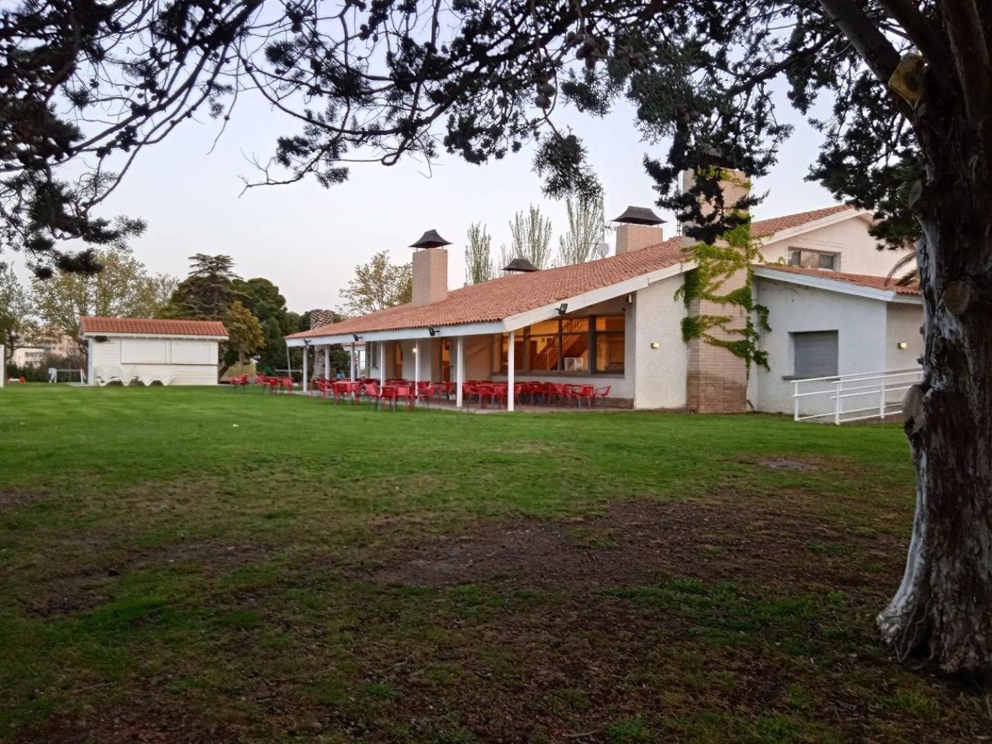 Albergue Zaragoza Camping Bagian luar foto